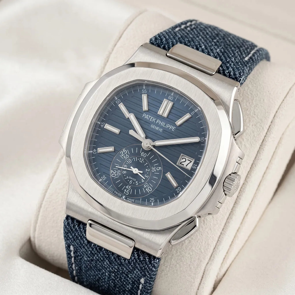 Montre Patek Philippe Nautilus pour homme, cadran bleu et bracelet en denim
