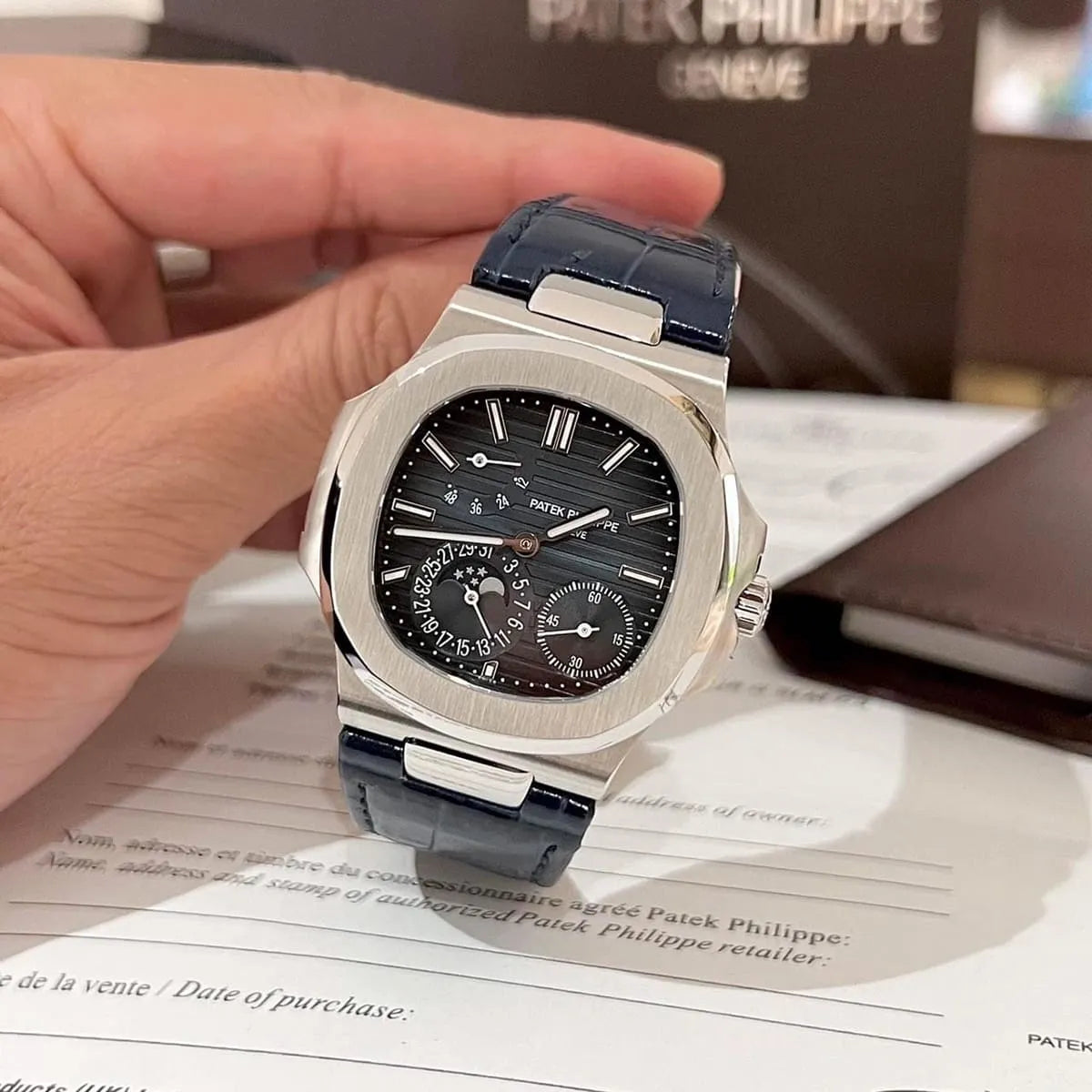 Montre Patek Philippe Nautilus pour homme, cadran bleu, phase de lune